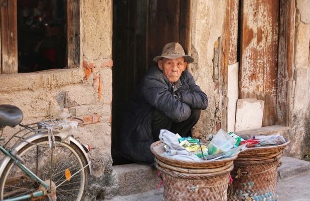 生活|3位老人的悲惨结局提醒大家你年轻时有多蛮横，晚景就有多凄凉