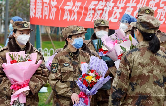 建军节|建军节丨致敬中国女兵！军旗有你更鲜艳