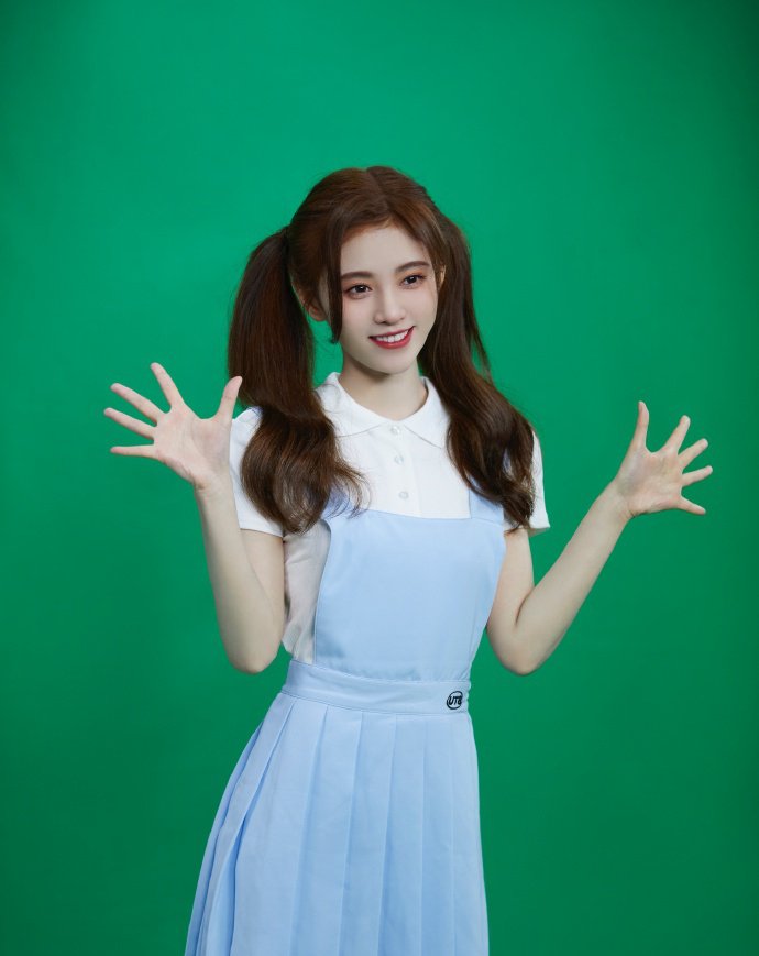 发型|辣妈变少女的发型，首选双马尾，杨幂郑爽都换上了，让你美过初恋