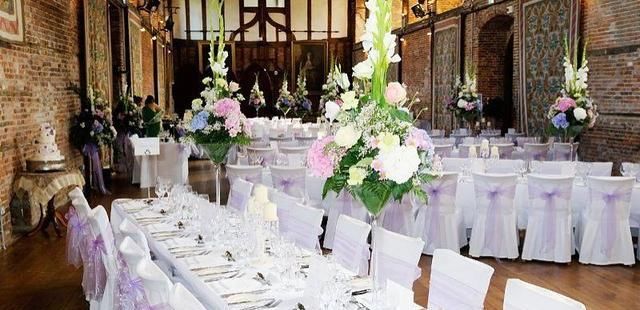 男网友|男方发了请帖定了酒店，女方母亲突然车祸，女方延后婚礼有错吗？