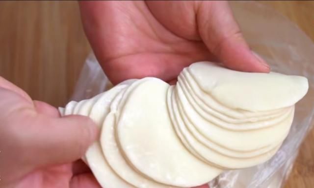  省力|饺子皮做包子，不揉面不发面，节约时间还省力，皮薄筋道馅料足