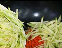  好吃|用你没试过的方子，烧个好吃的西葫芦