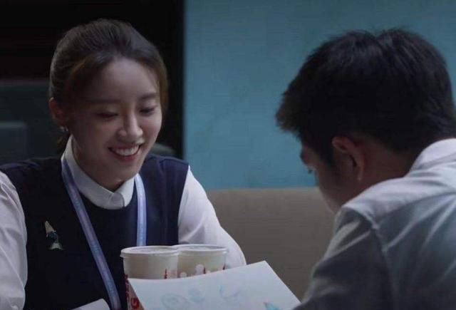  休闲|林有有扮演者被骂惨！生活中的她开朗爱笑，私服休闲简约接地气