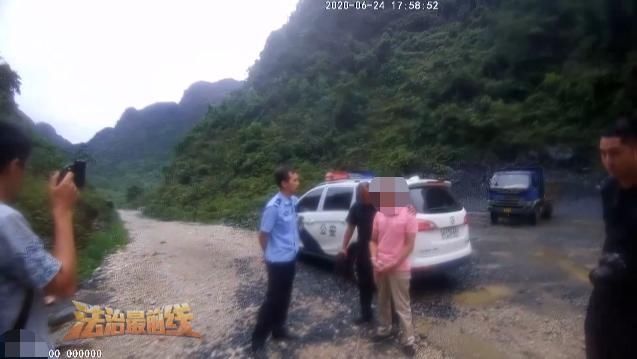 女子|年轻女子惨死，重伤男友竟是凶手？逃亡28年后投案