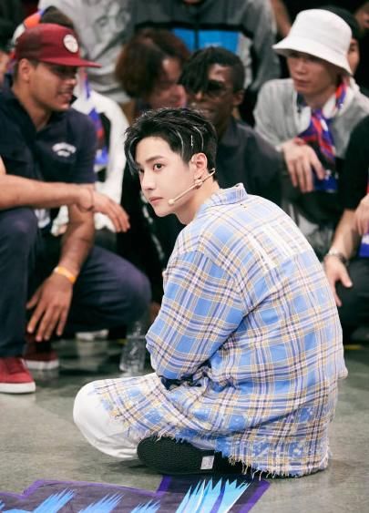 队长|《街3》中他只得了第四名,王一博“舞技”是否被粉丝吹的太厉害?