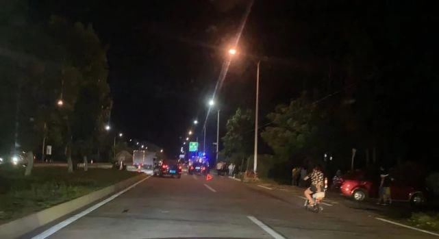  伤者|东岭港雅附近沿海大通道发生一起车祸！其中有一伤者....