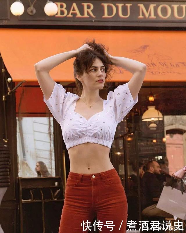  吊带衫|这5件夏日必备上衣，太好穿了！