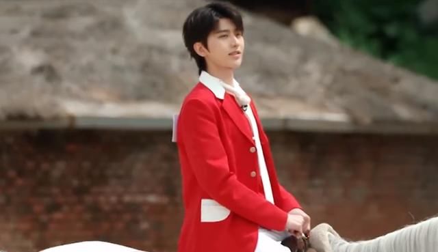  蔡徐坤|200722 蔡徐坤《奔跑吧》预告出炉 白马王子&出浴美男给你视觉暴击