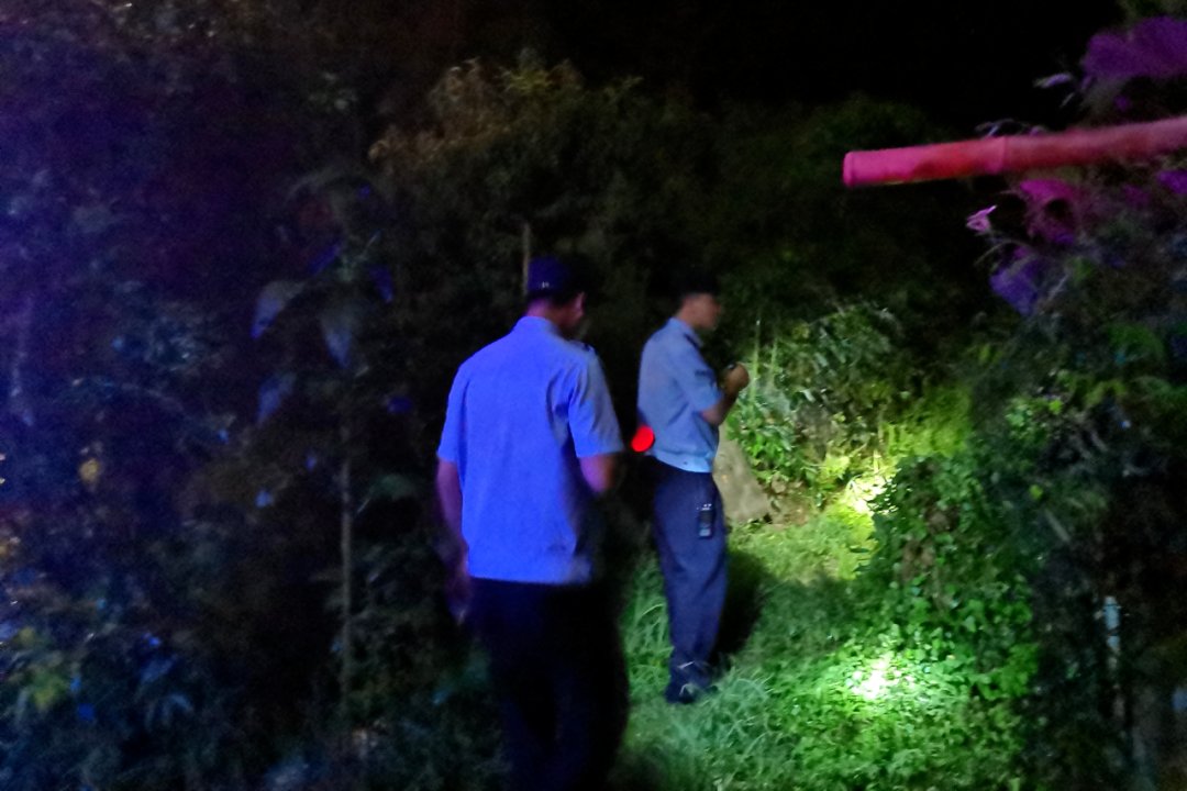  搜救|为了找到他，民警一晚上打了50多个电话，还撒了一个谎...