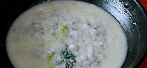  做法|花10元买了一盘小鲫鱼，教你鱼汤面的做法，汤白汁浓，味道鲜美