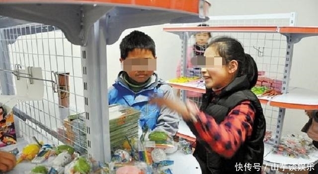  上门|6岁男孩50元只买回一袋盐，亲妈上门讨说法，收银员：自己看监控