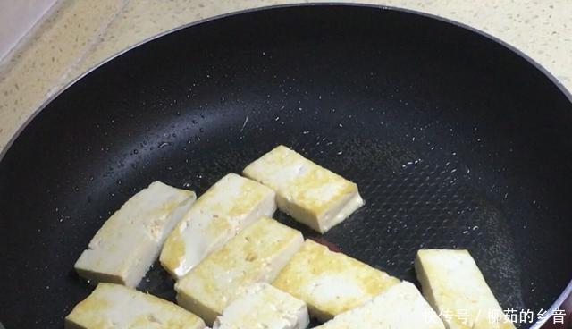  美味|如何将番茄和豆腐完美地结合在一起做成美味的下饭菜