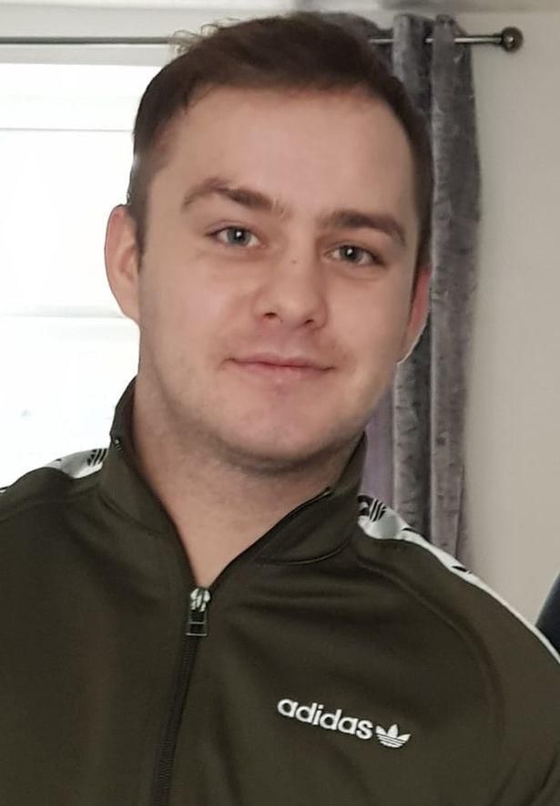  放过|英国男子当9岁女儿面怒打死偷车贼，女儿撕心裂肺大喊：放过他