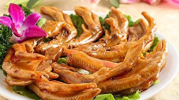  美味的卤水|让舌尖痛快的美味！教你营养好吃的卤水鹅掌，孩子天天嚷着吃不够