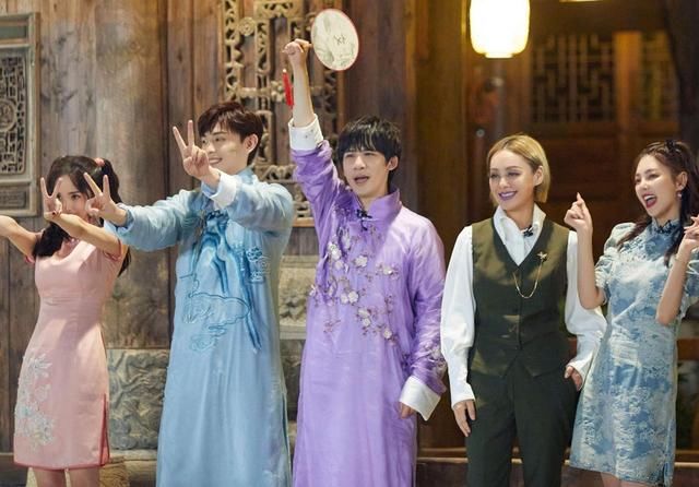  杨幂|黄明昊郑希怡“猜人”，黄明昊猜名却只落下张雨绮，杨幂反应好评