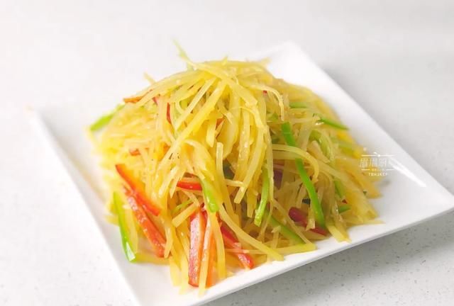  植物油|几个土豆，一碗面粉，成本不到5元，轻松搞定比肉夹馍还好吃