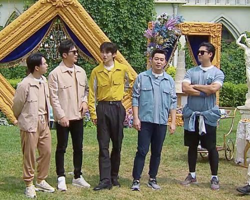  多长|蔡徐坤腿有多长？节目组给嘉宾同意准备长裤，他却给穿成7分裤