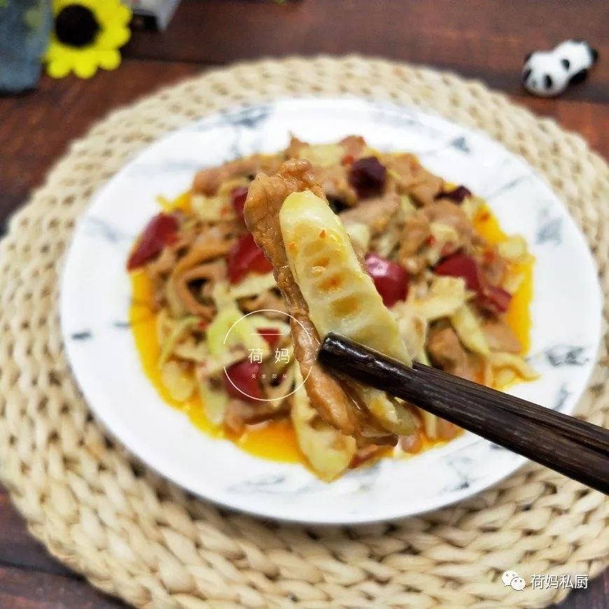 苦笋|苦笋小炒肉,简单又下饭的快手小炒,10分钟就上桌