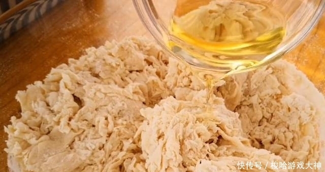  面粉|面粉里加两盒酸奶，不烤，不蒸，也不烙，简单一做，比面包还好吃