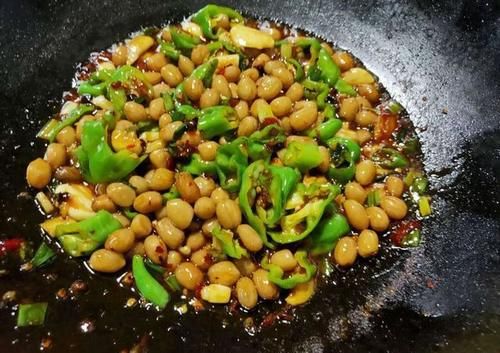  大众|20多年老厨师教花生米新做法，大众喜欢的下饭菜，天天吃都不腻