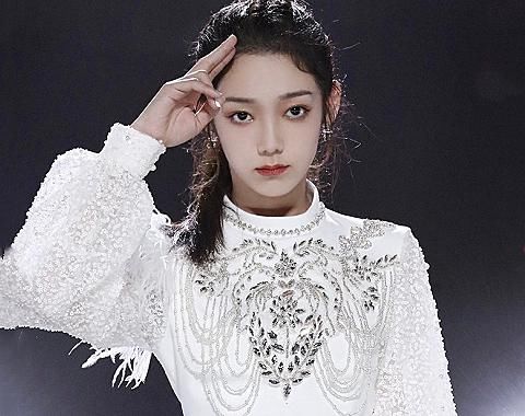  超新星|《超新星》加油榜，硬糖赵粤第1，周震南第13，希林娜依高名次不理想