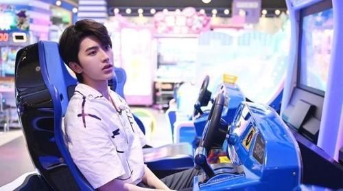  两极分化|《奔跑吧》即将收官，蔡徐坤遭受争议，口碑两极分化严重？