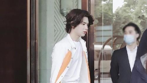  尴尬|《跑男》又见尴尬！新嘉宾遭冷落，看到站位粉丝心疼了