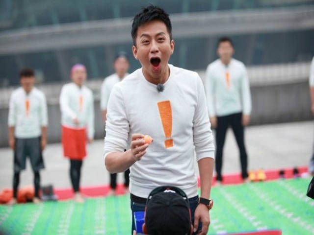  粉丝|邓超暖心回复粉丝，邀请其撕名牌，这是要回归《跑男》的节奏？