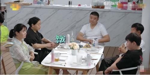  只备|《中餐厅》在国内太敷衍，生饭上桌备菜只备三份，客人还不敢催菜