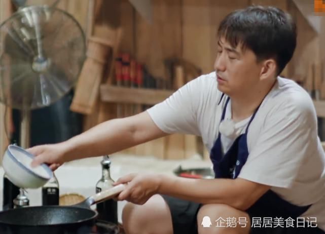  食欲|《向往4》葱油面被骂后，黄磊“鳝鱼面”也翻车？网友：毫无食欲！