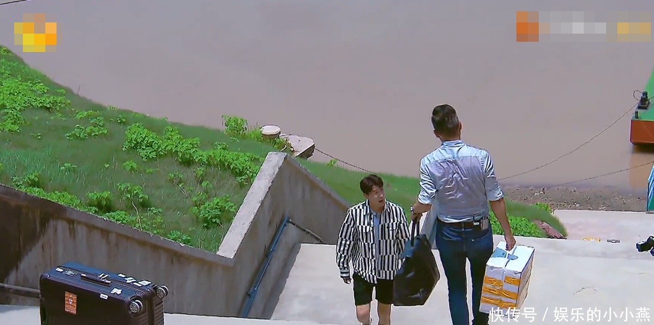 国内|《中餐厅4》“变形记”!国内录制节目初衷丢失239级台阶太过分