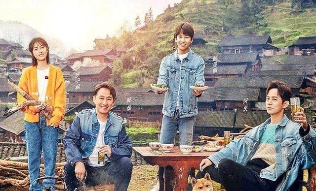  吴昕|《向往的生活》，何炅护犊子吴昕，疑似回怼杜华：融入？你试试