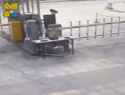  警示|一组动图警示你：避免油门当刹车，不给油的时候要备刹车