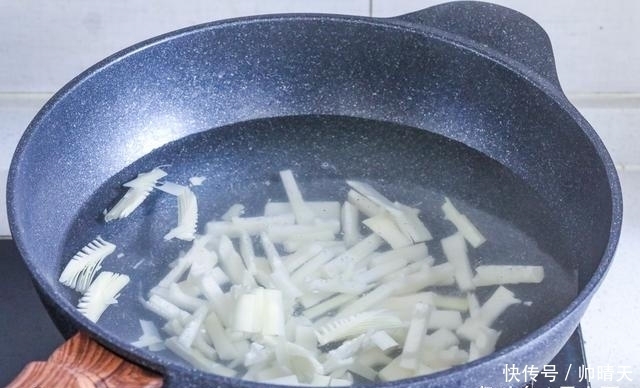 别省|6种炒前必须要焯水的蔬菜,再懒也别省这1步,为了家人健康