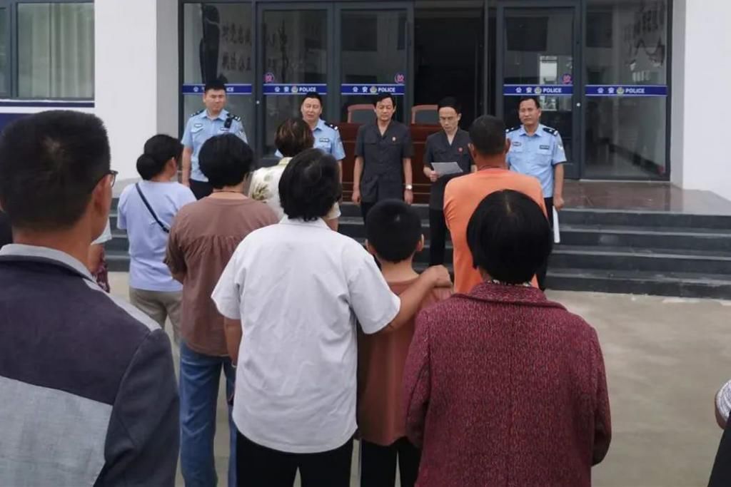  大会|新兴派出所举办退赃大会,为33名群众追回22200元