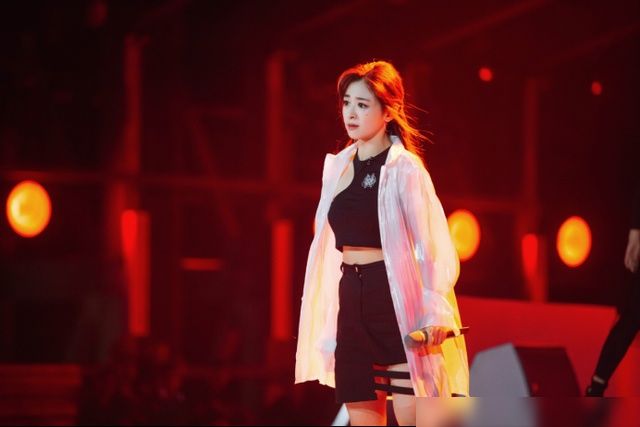  乘风破浪|《乘风破浪的姐姐》：实力派却错失成团位，观众坐不住了