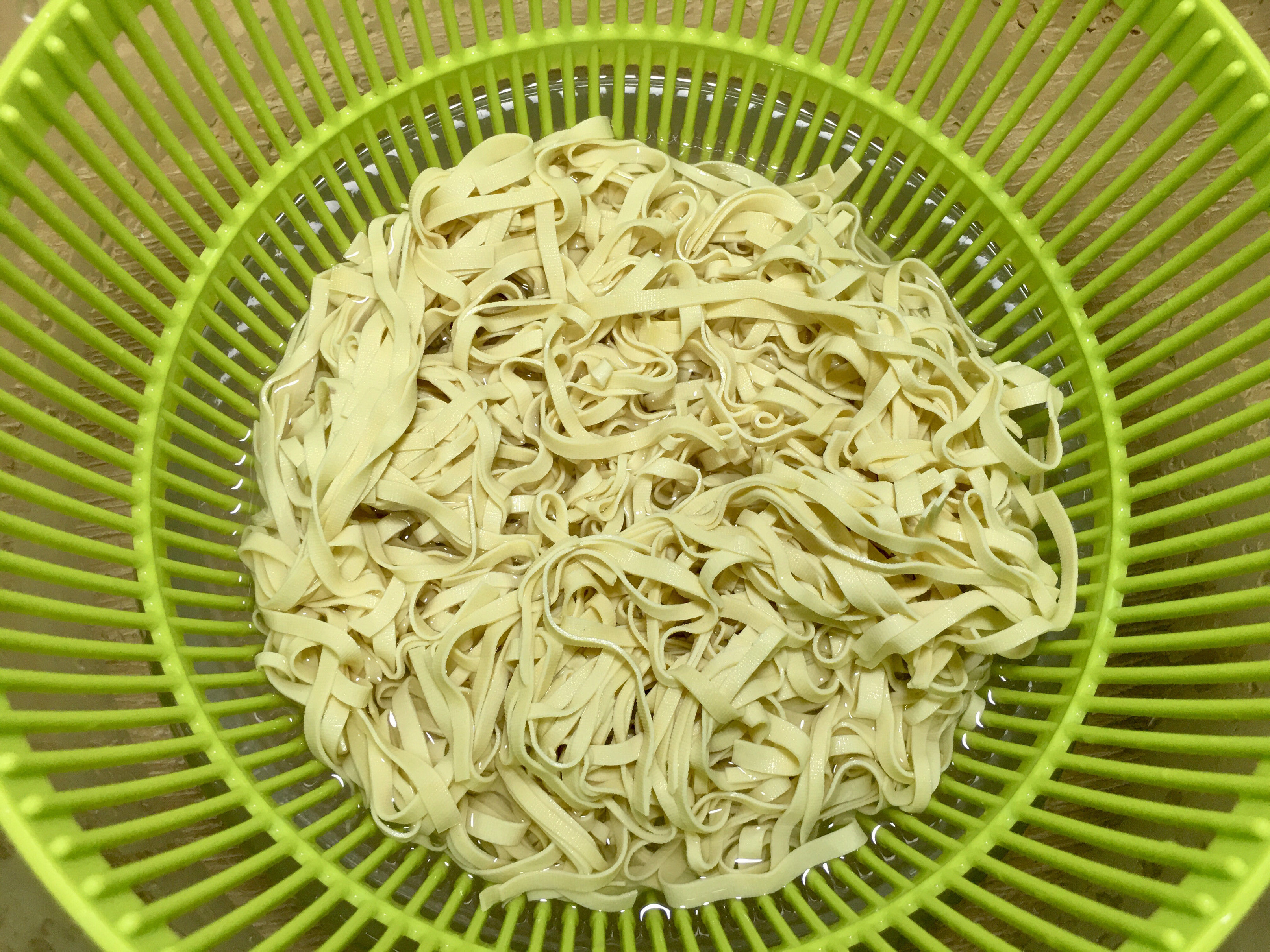 上桌|千张,不炒不煮,这样做,上桌秒抢光