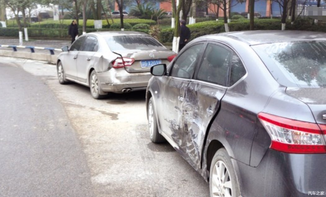 顺序|汽车停路边被撞,先报警还是先报车险?弄错顺序,或一分钱不赔