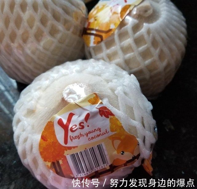 滋润|椰青猴头菇鸡汤，清甜滋润养胃