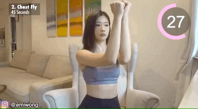 角度|赵丽颖的吸睛锁骨,光靠瘦还不够…...