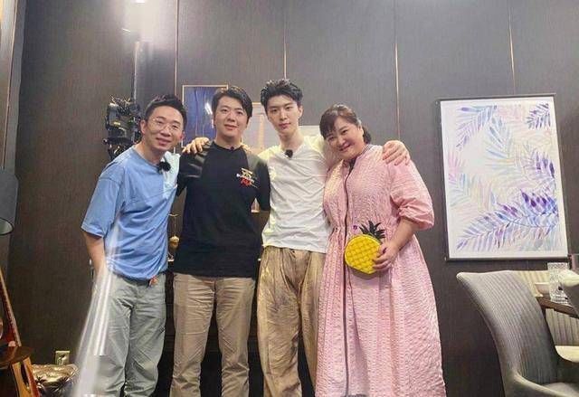  青春|高以翔事件后，《青春环游记2》被曝存在风险，景区被封仍在录制