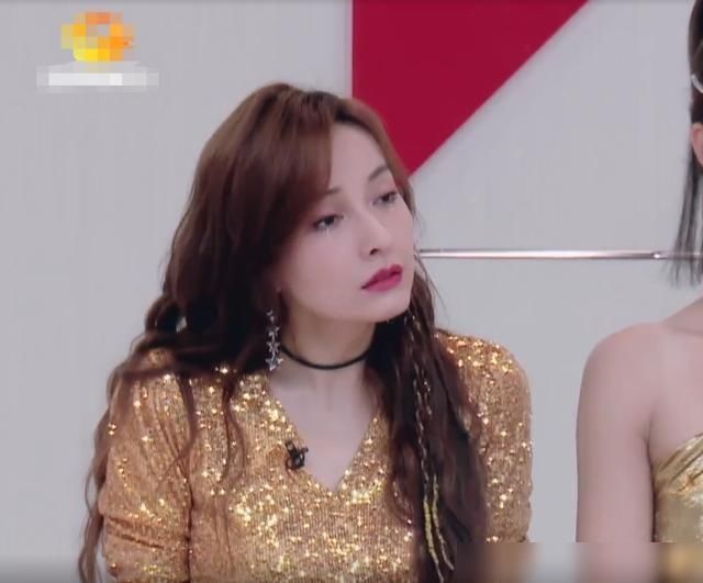  姐姐|沈梦辰被淘汰，吴昕追出去，谁注意她嘟囔3字？真不是客套话