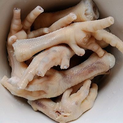  枸杞|红枣枸杞糯米酒炖鸡爪