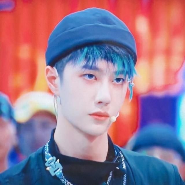 王嘉尔|王一博玩疯了!街舞选手:我听到王一博膝盖落地撞击声,真替他疼