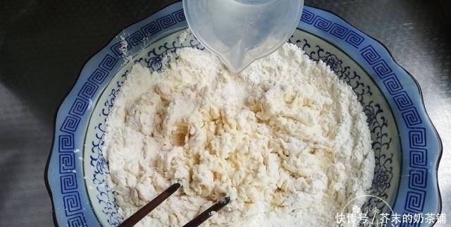 不硬|教你葱花发面饼做法,不用揉面,筷子一搅,松软好吃,凉了也不硬