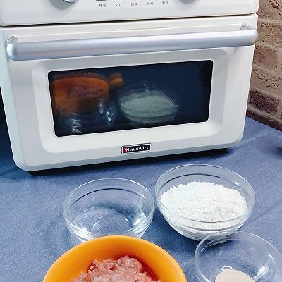 鲜嫩|鲜嫩多汁的烤肉包子