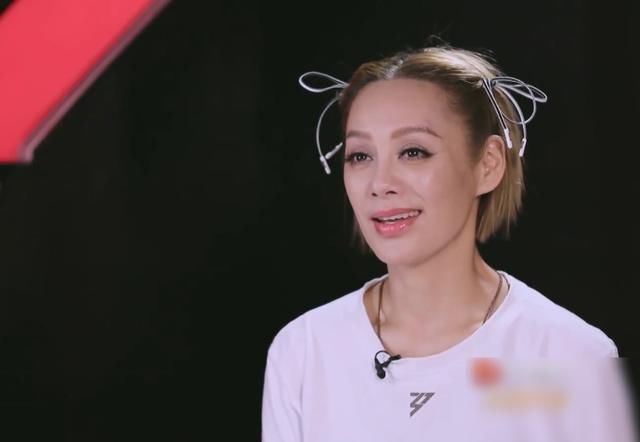  宁静|宁静组空了一个位置，蓝盈莹主动进组成功，我却关注到宁静的表情