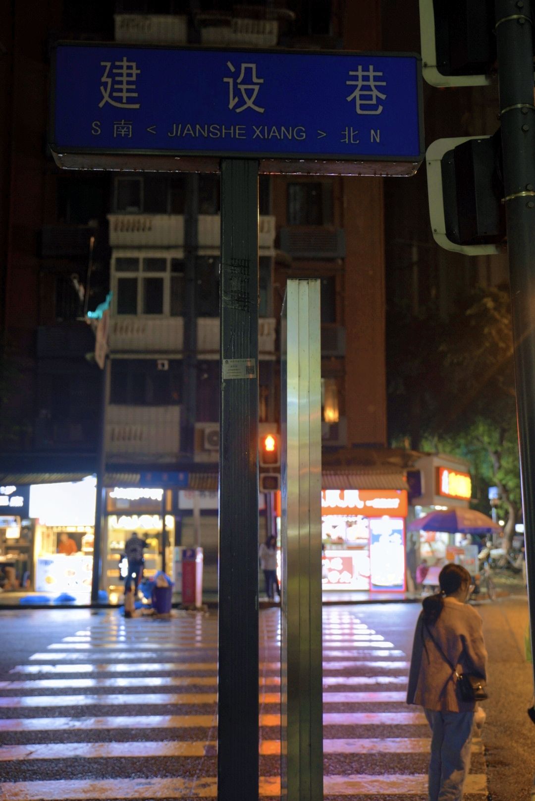 商场里|美食打卡攻略!每一个美食聚集地,都种满了成都人