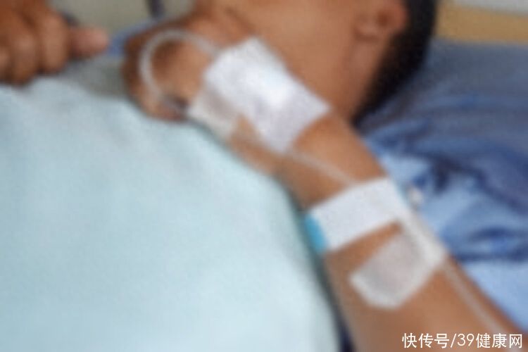 多吃西红柿对男性有什么好处(西红柿被称为“男性保护神”，营养有多高？生吃和熟吃哪个好？)