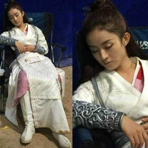  邓超|邓超晒照曝光明星日常百态，鹿晗陈赫累趴了，黄渤枕着救生衣睡着